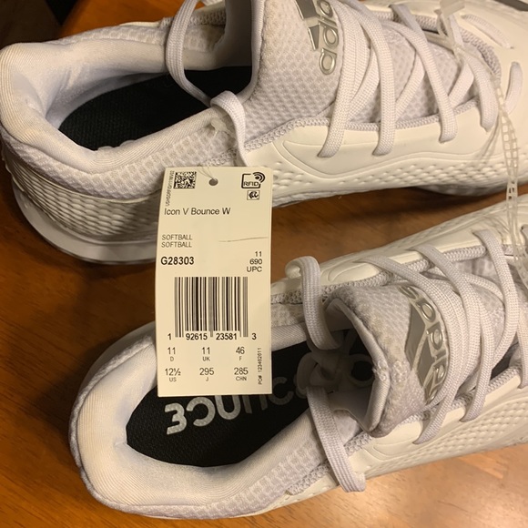 Adidas women’s softball cleats size 12 1/2 New - Picture 3 of 4